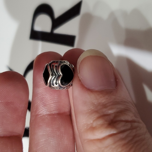 Retired Pandora 2011 Limited Edition Black Friday Midnight Heart Bead - Picture 3 of 5